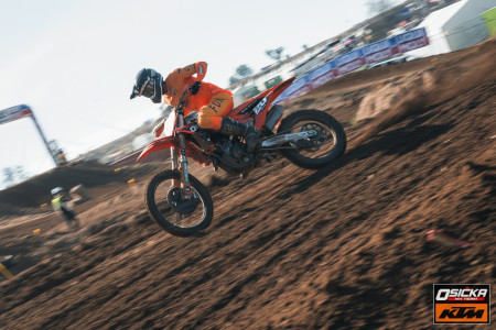 Tisková zpráva: Foxhills se po 26 letech vrací do MXGP. Osička MX Team vyráží do Británie s novou KTM pro Mikulu